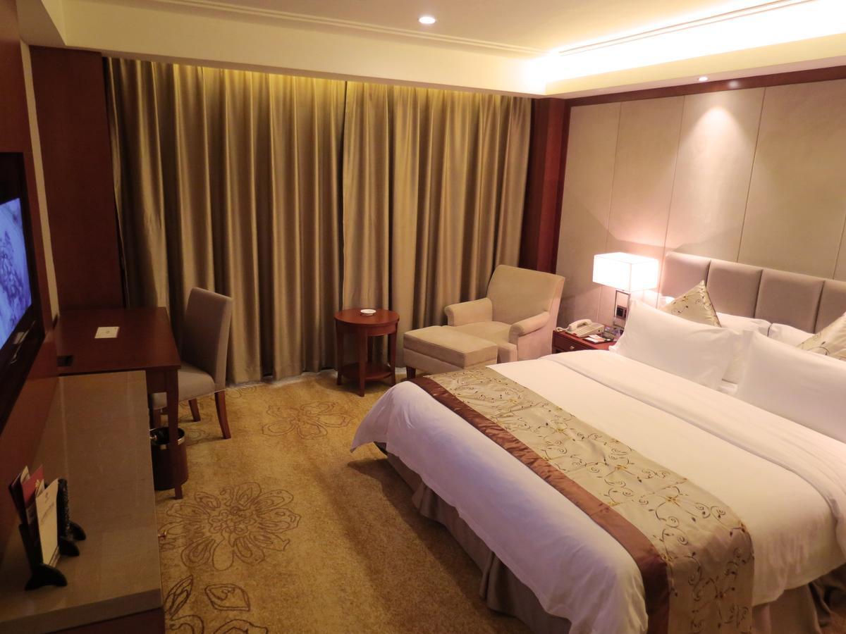 Rongjiang Hotel Jieyang Exterior photo
