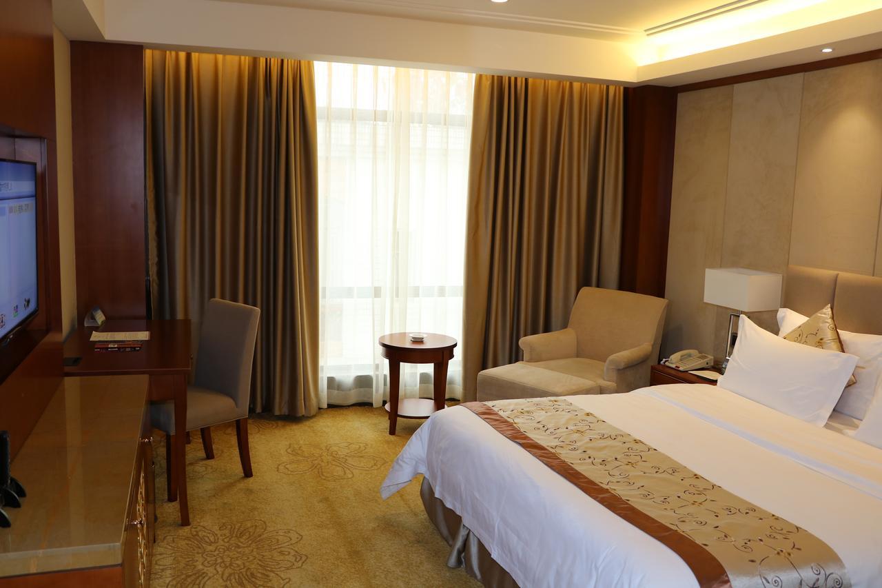 Rongjiang Hotel Jieyang Exterior photo